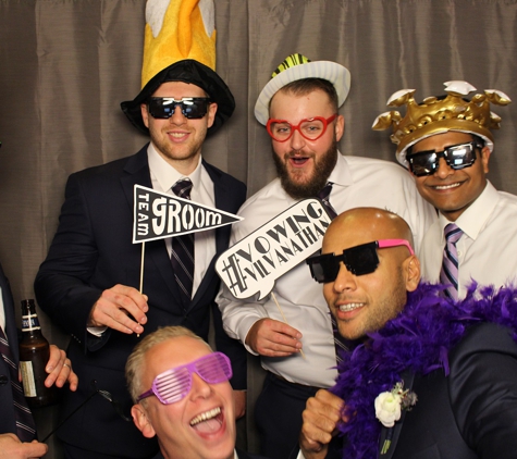 Flash Cube Photo Booths - Cincinnati, OH