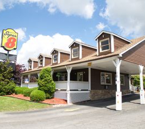 Super 8 by Wyndham Christiansburg - Christiansburg, VA