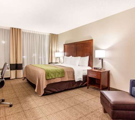 Comfort Inn & Suites Omaha Central - Omaha, NE
