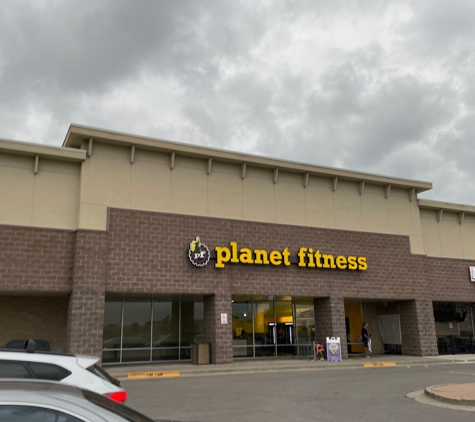 Planet Fitness - Overland Park, KS