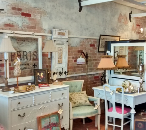 Sisters Decor & More - Daytona Beach, FL