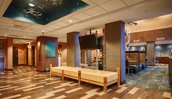 Best Western Plus Chain of Lakes Inn & Suites - Leesburg, FL