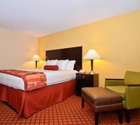 Best Western Plus Parkway Hotel - Alton, IL