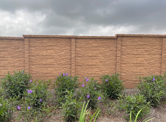 Fencecrete America - San Antonio, TX. Fencecrete America - Precast Rock Fence