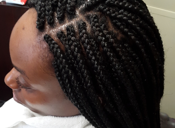 Flora African Hair Braiding - Dover, DE