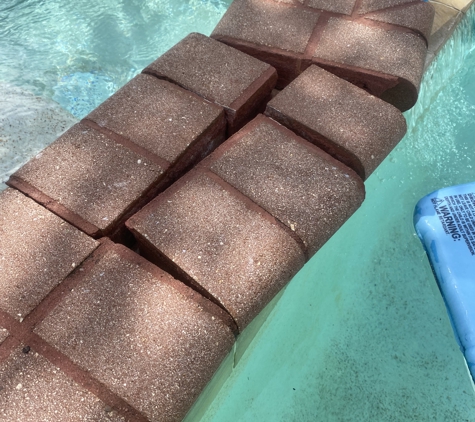 Reunion Vacation Homes - Davenport, FL. Loose bricks