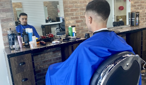 Miami Cut & Style Salon & Barbershop - Miami, FL. Men’s Haircut