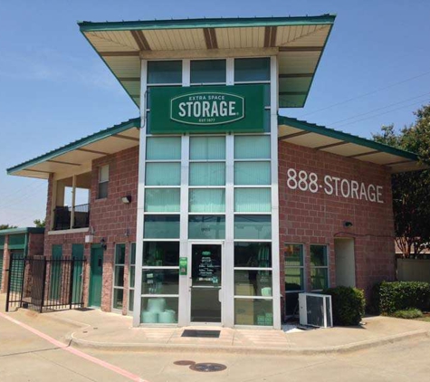 Extra Space Storage - Dallas, TX