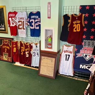 CLE Sports Cards & Collectibles - Broadview Heights, OH