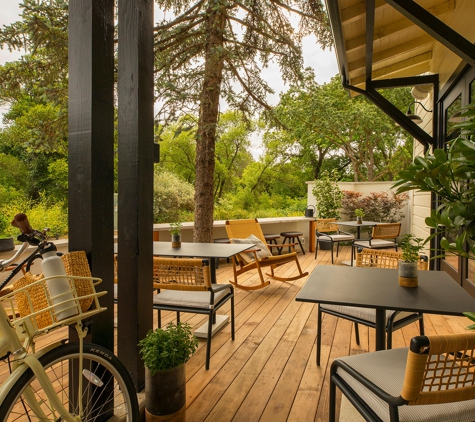 The Porch at MacArthur Place - Sonoma, CA