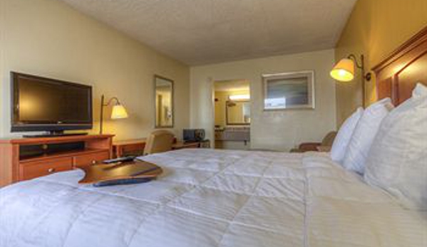 Econo Lodge - Byron, GA