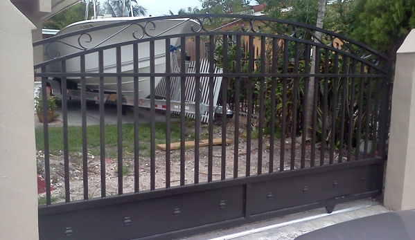 Amelio Fence - Hialeah, FL