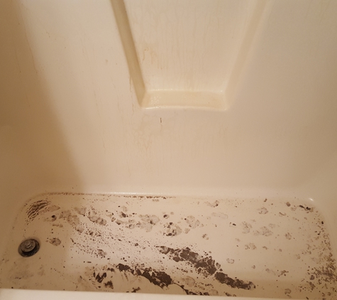 J's Cleaning Service, LLC - Portsmouth, VA. Move out cleaning. Bath tub- B4