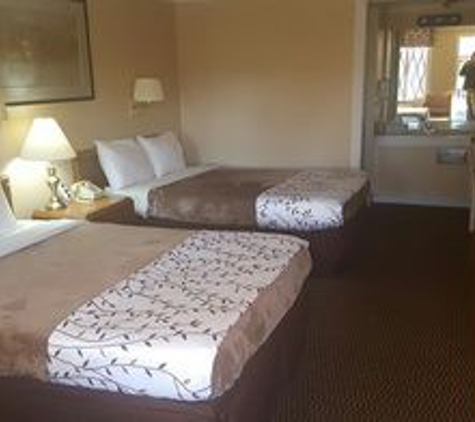 Airport Inn & Parking - Vandalia, OH