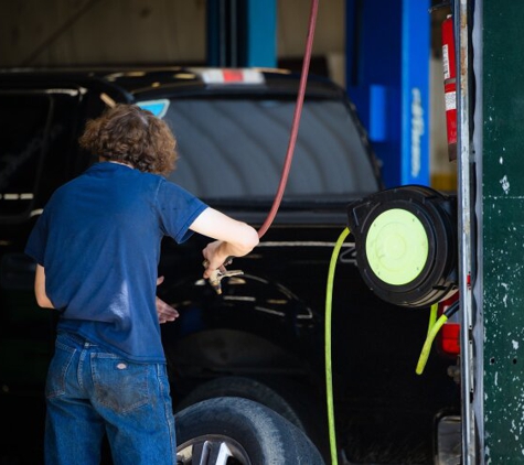 Matlock  Tire Service - Lenoir City, TN