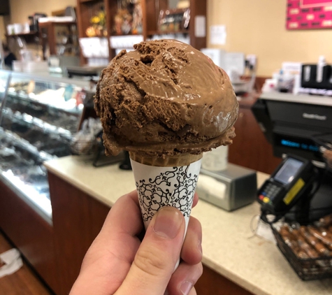 Kilwins Ice Cream - Chocolate - Fudge - Newport, RI