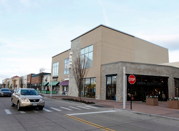 Walt Whitman Shops, A Simon Property - Huntington Station, NY