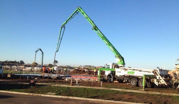 Mona's Concrete Pumping