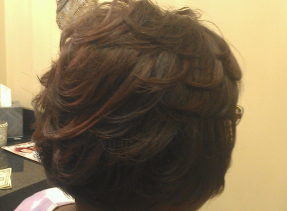 Kirkland Hair - Pearl, MS. Afro American hair is also their specialty. I love it!❤