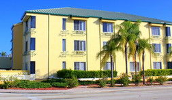 Naples Park Central Hotel - Naples, FL