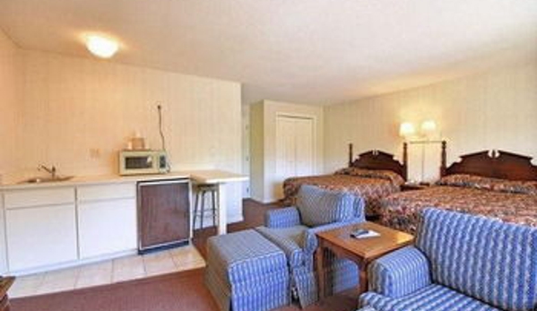 Econo Lodge - Groton, CT