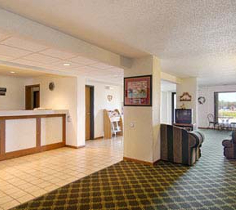 Boarders Inn & Suites by Cobblestone Hotels - Columbus - Columbus, WI