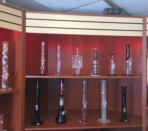 HOTBOX SMOKE SHOP - Northridge, CA