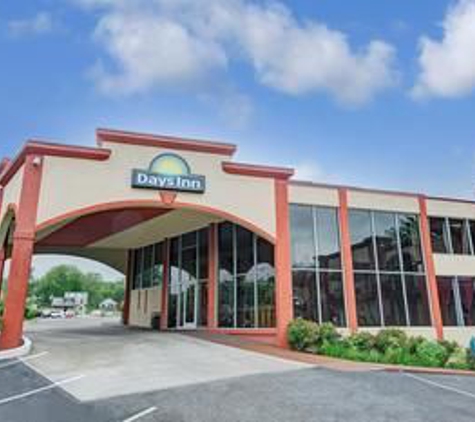 Days Inn by Wyndham Kansas City - Kansas City, MO