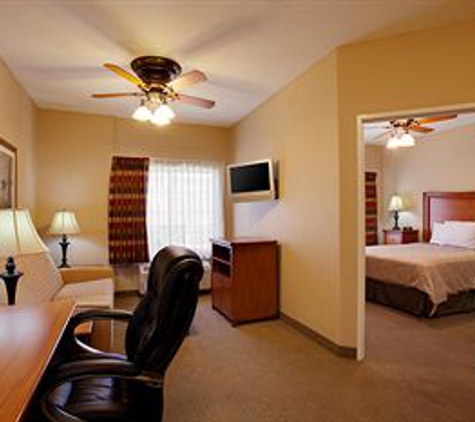 Country Inns & Suites - Redlands, CA