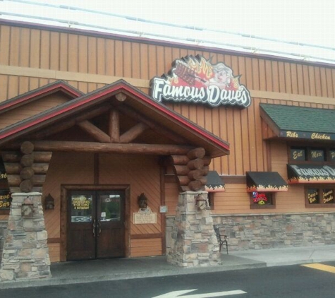 Famous Dave's - Tacoma, WA