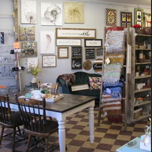 Furniture Re-Do & Gifts - Cresco, IA