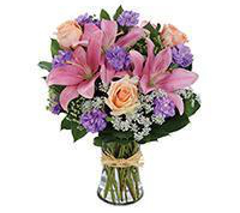 Farmington Center Florist Inc - Farmington, MI