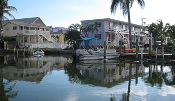 The Holiday Court Motel - Fort Myers Beach, FL