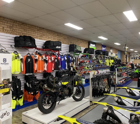 Robertsons Motorcycles & Machinery - Dubbo, NSW