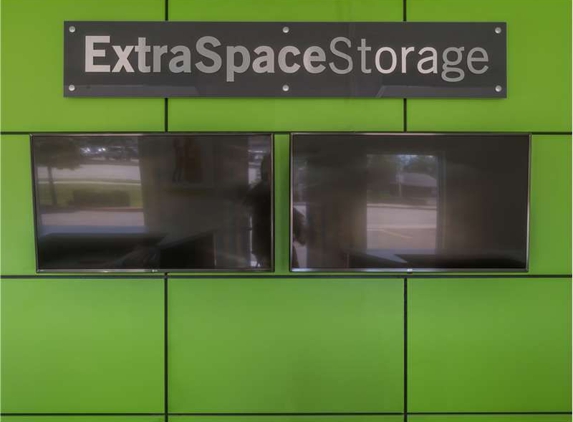 Extra Space Storage - West Palm Beach, FL