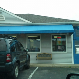 Skipper's Restaurant - Niantic, CT. Side view from parking lot.