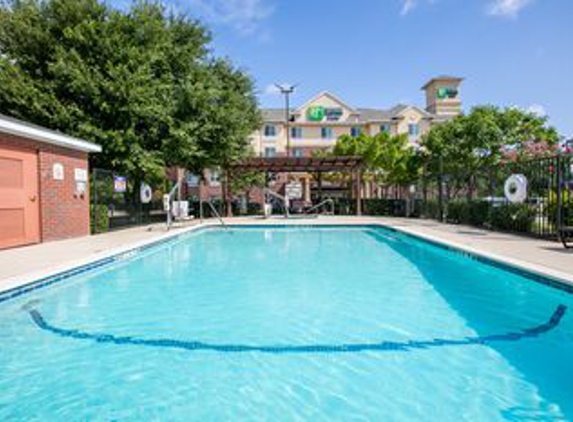 Holiday Inn Express & Suites Dallas - Grand Prairie I-20 - Grand Prairie, TX