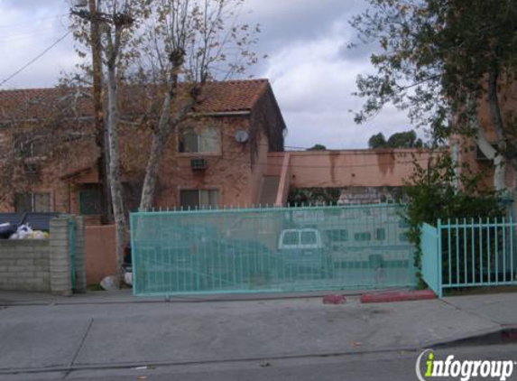 Las Flores Apartments - Los Angeles, CA