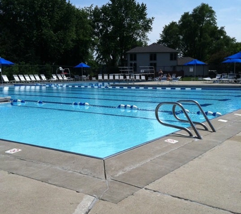 Farmstead Swim & Racquet Club - Naperville, IL