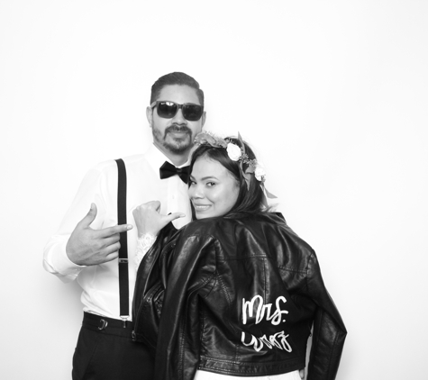 Y&P PHOTO BOOTH RENTALS - Miami, FL