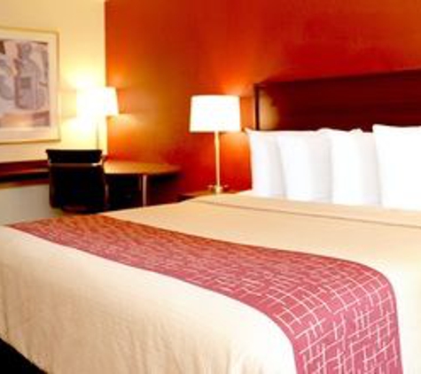 Red Roof Inn Atlanta-Suwanee(Mall of Georgia) - Suwanee, GA