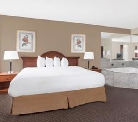Baymont Inn & Suites - San Marcos, TX