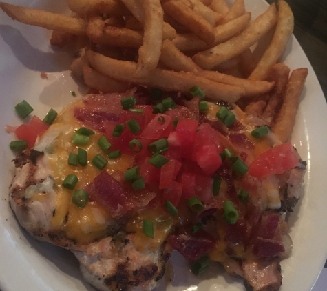 Hammerhead Seafood and Sports Grille - Suwanee, GA