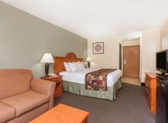 Baymont Inn & Suites - Lagrange, GA