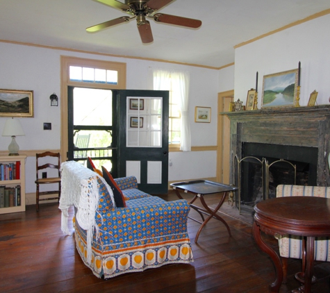 Anderson Cottage - Warm Springs, VA