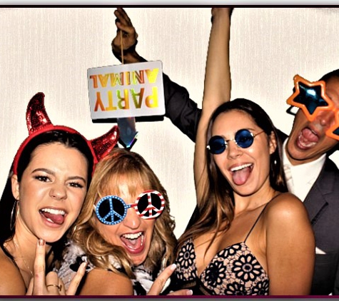 Johnny's Photo Booth - Largo, FL