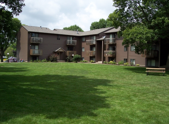 Parkside Manor Apartments - Coralville, IA