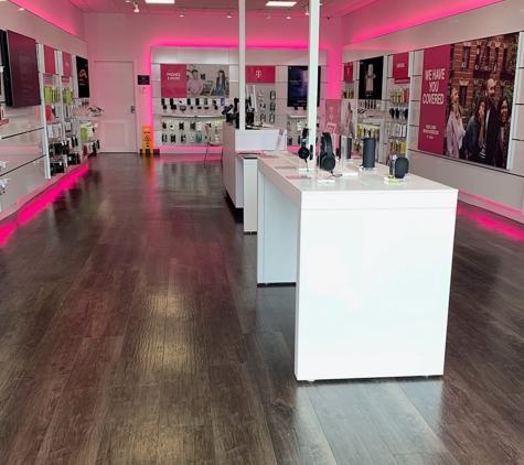 T-Mobile - Peru, IL