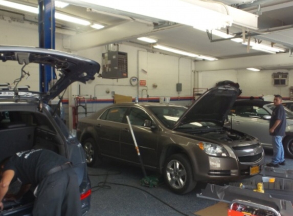 A & B Collision Center - Matawan, NJ