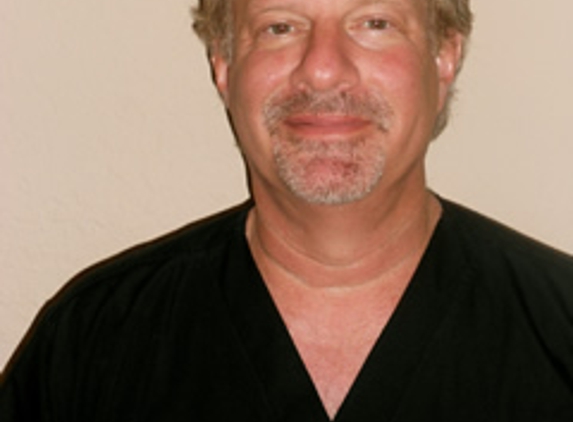 Dr. Sandy Robert Goldman, DO - Fenton, MI